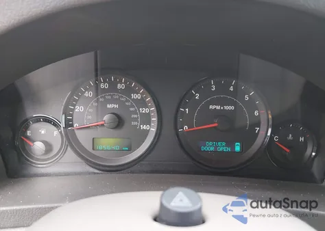 2005 Jeep Grand Cherokee Laredo from USA, damaged, VIN 1J4GR48K55C697411